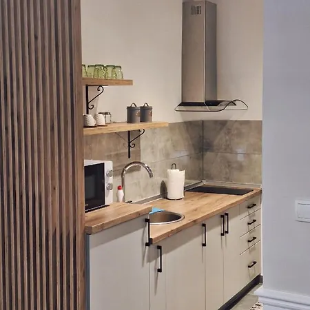 アパート Azimut *