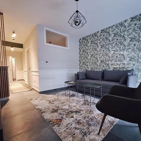 Apartment Azimut