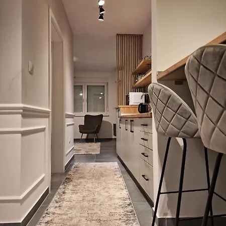 Azimut Apartment *