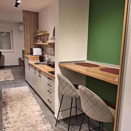 Apartment Azimut *