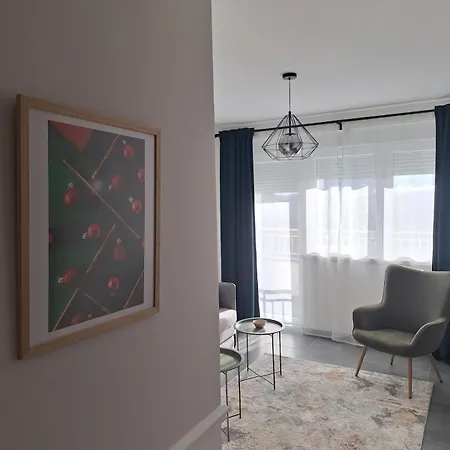 Azimut Apartment *