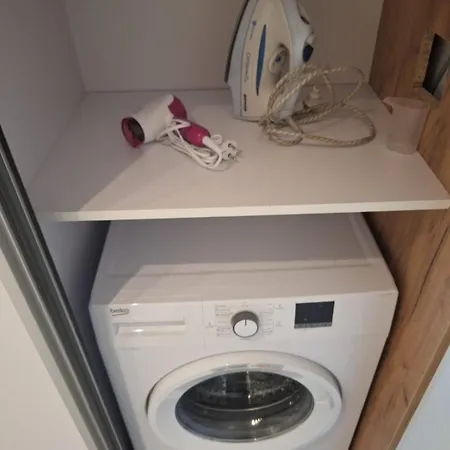 アパート Azimut ビイェリナ